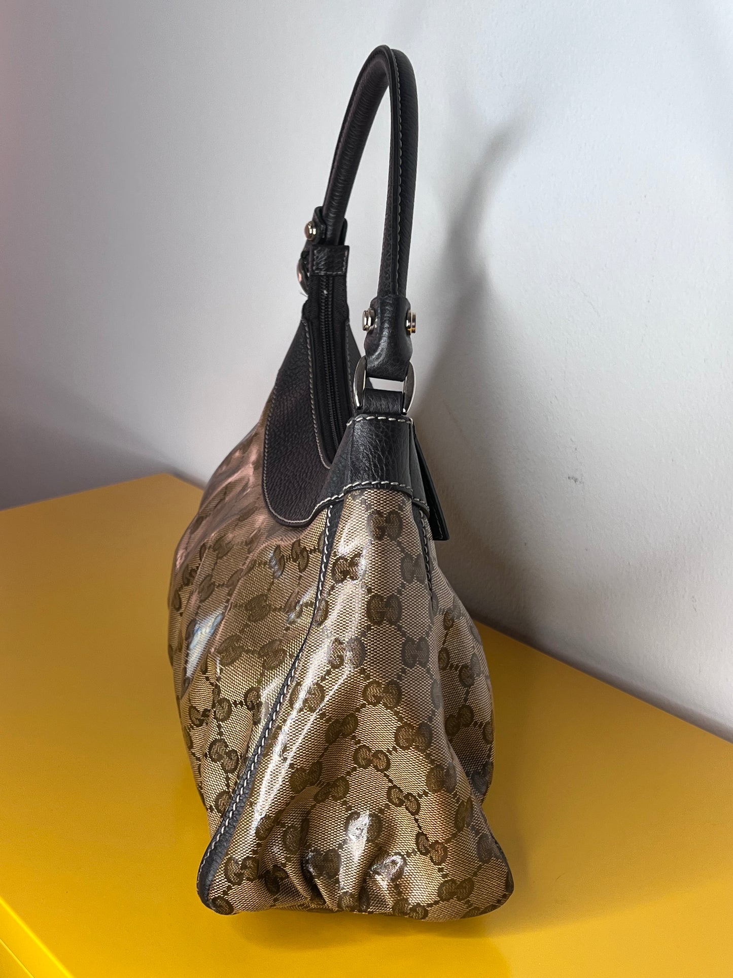 Gucci Abbey Crystal GG