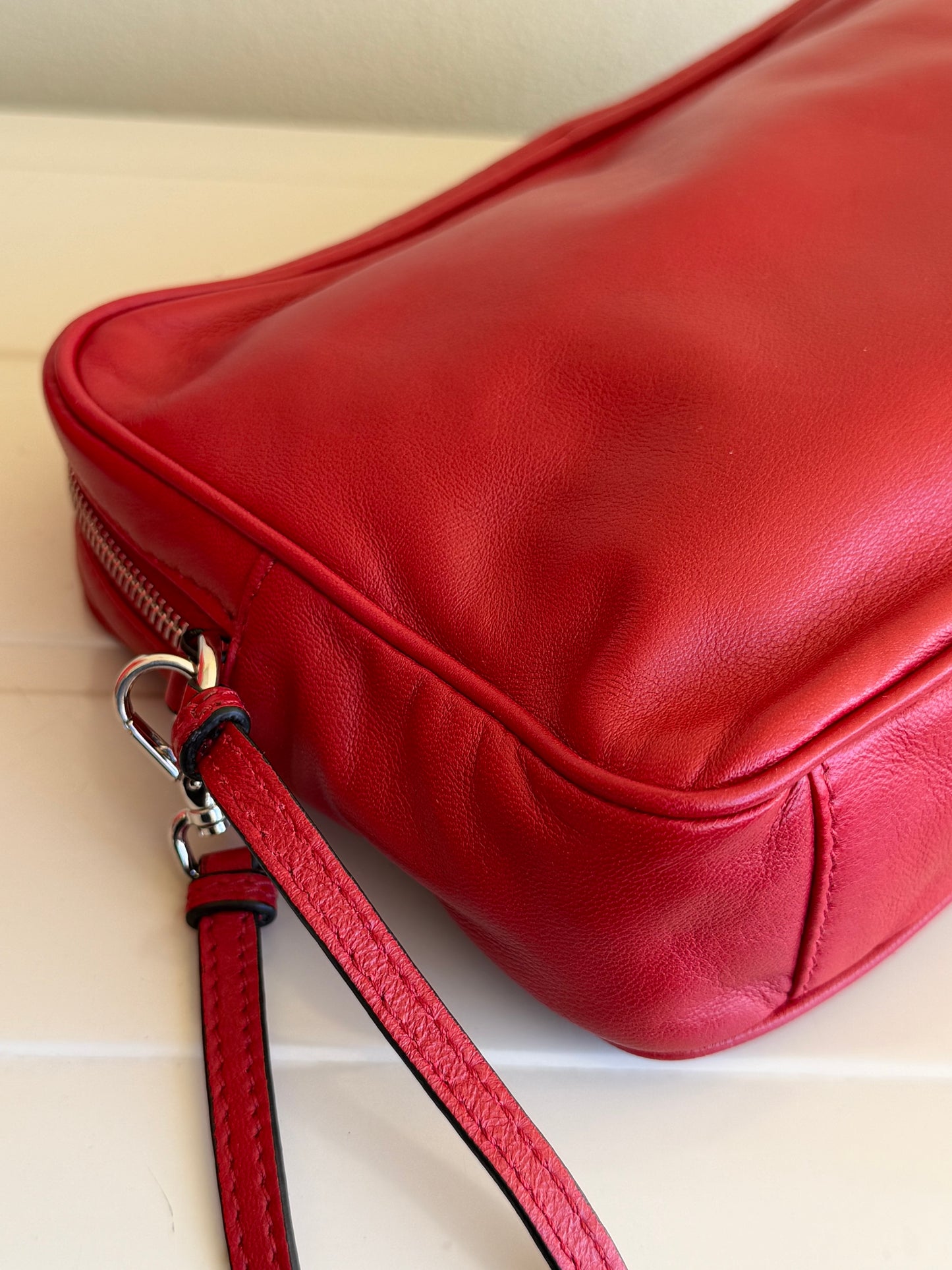 Prada con Catena Grommet