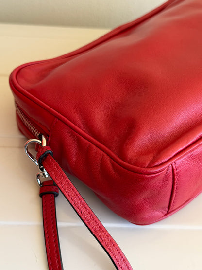 Prada con Catena Grommet