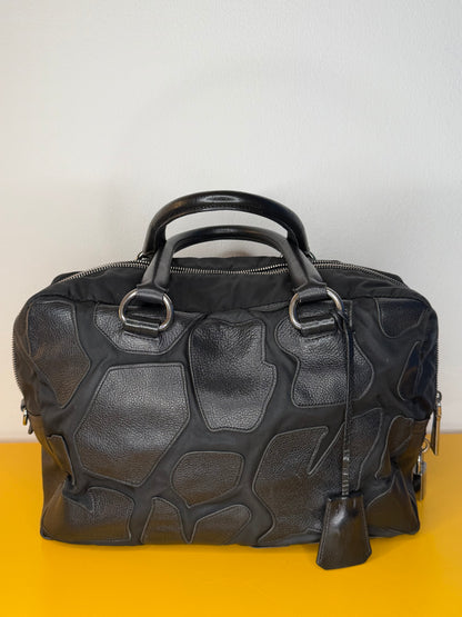 Prada nera Boston