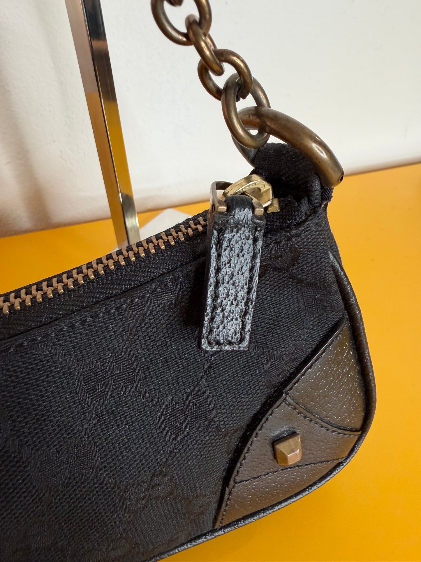 Gucci Pochette with chain