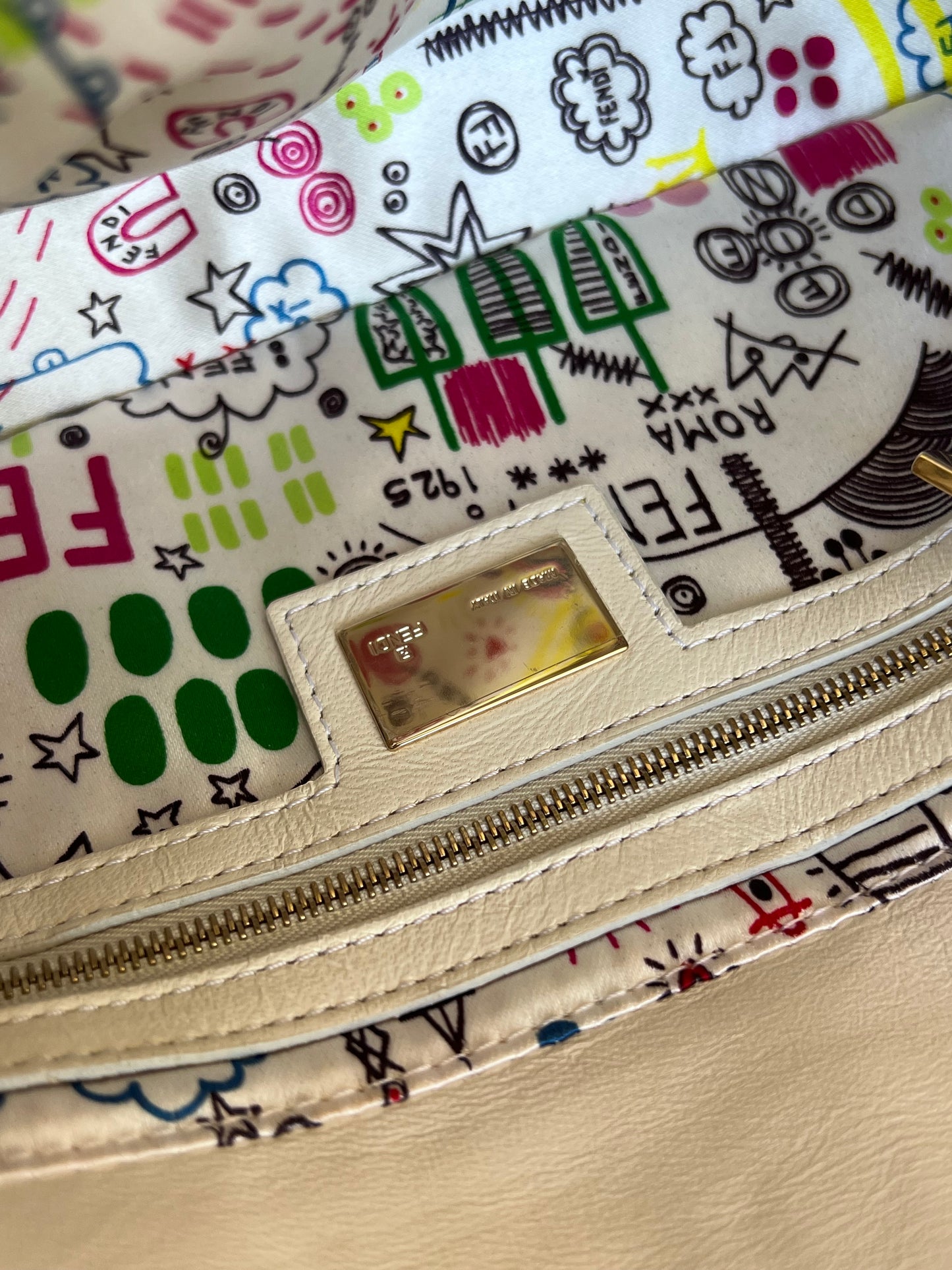 Fendi Baguette Nappa Bianca