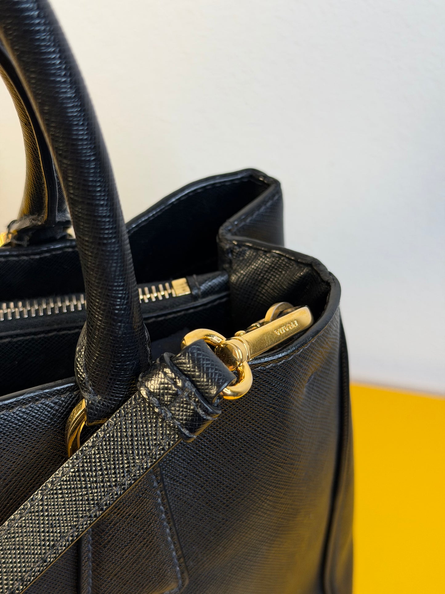 Prada Galleria in pelle Saffiano