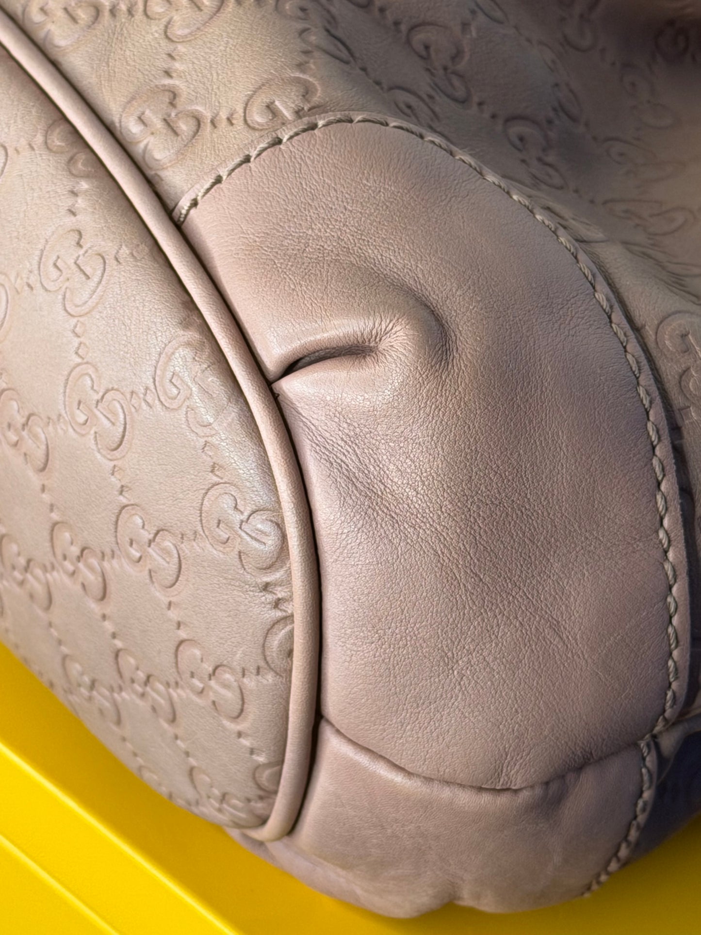 Gucci Sukey microguccissima