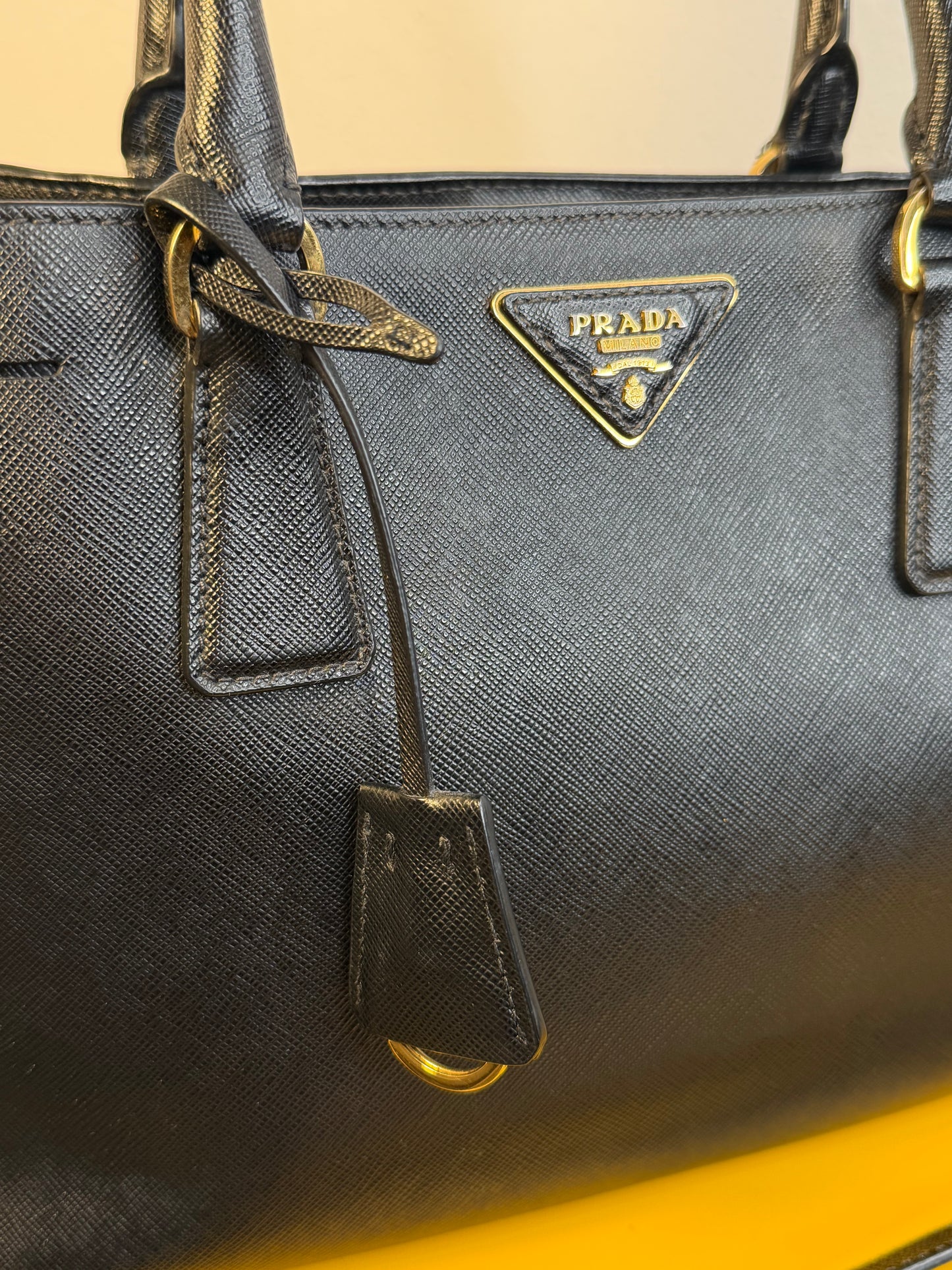 Prada Galleria in pelle Saffiano