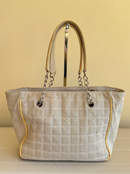 Chanel Camelia