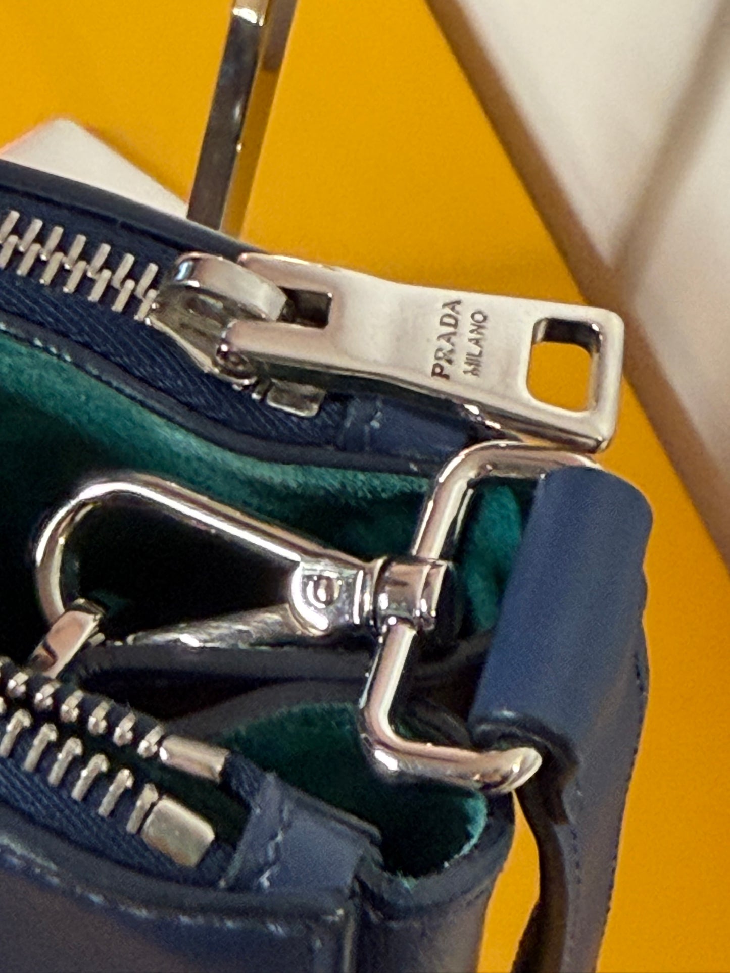 Prada galleria blu
