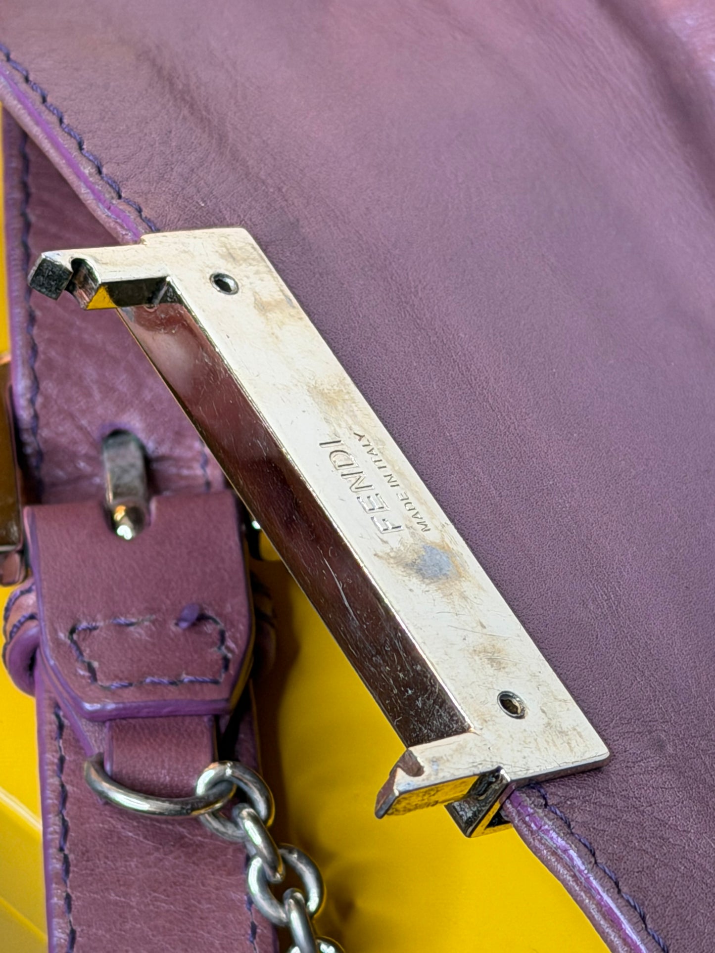Fendi baguette chain flap Malva