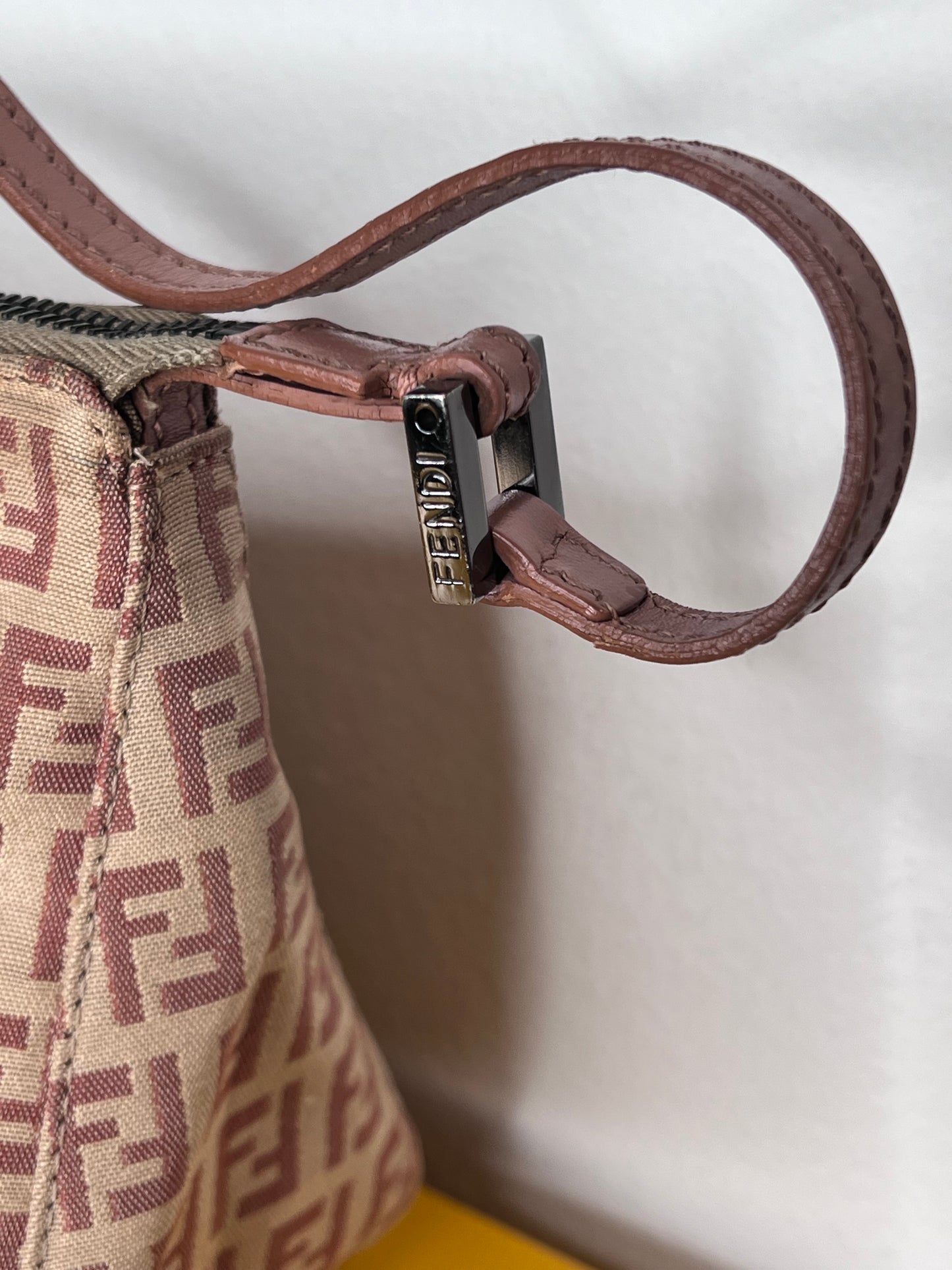 Fendi Mini Baguette Zucchino Rosa
