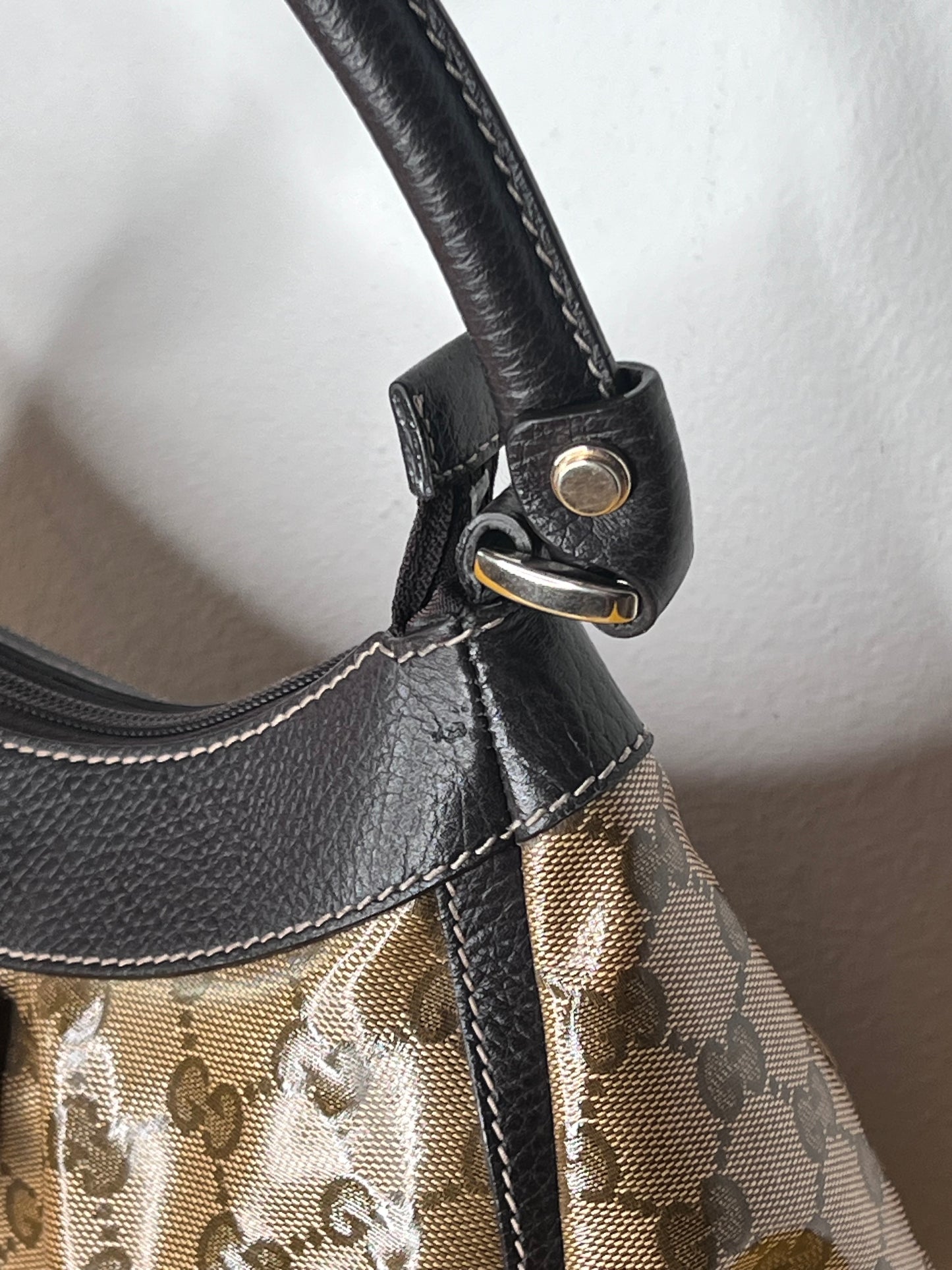 Gucci Abbey Crystal GG