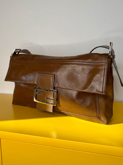 Fendi maxi baguette