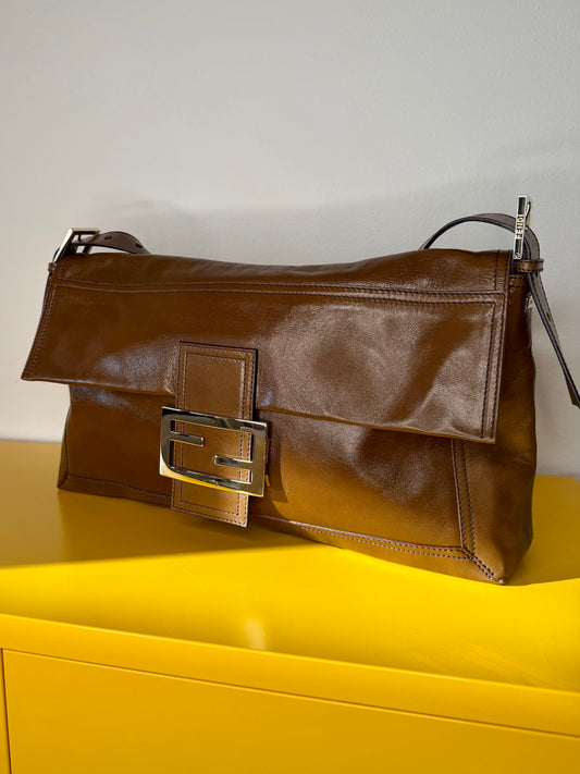 Fendi maxi baguette