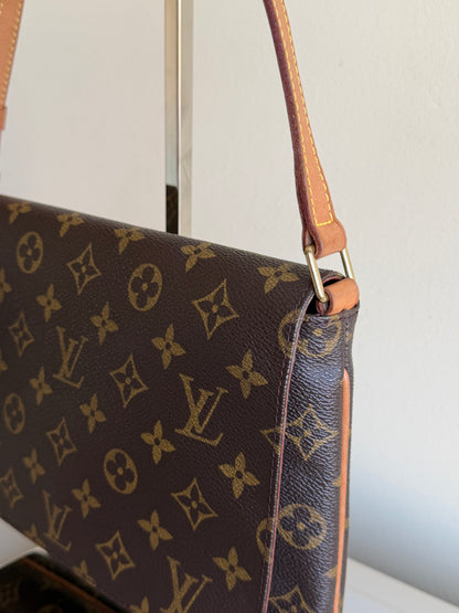 Louis Vuitton musette PM