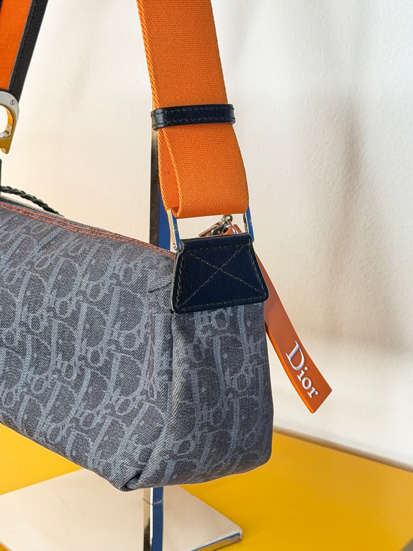Dior Remove before flight