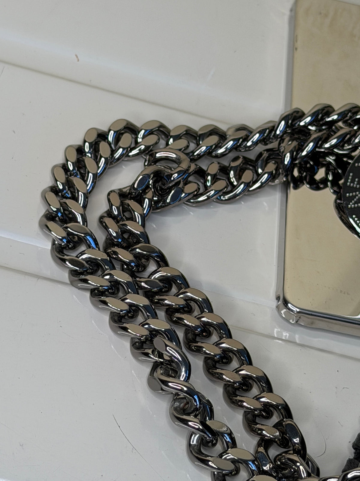 Falabella tre catene