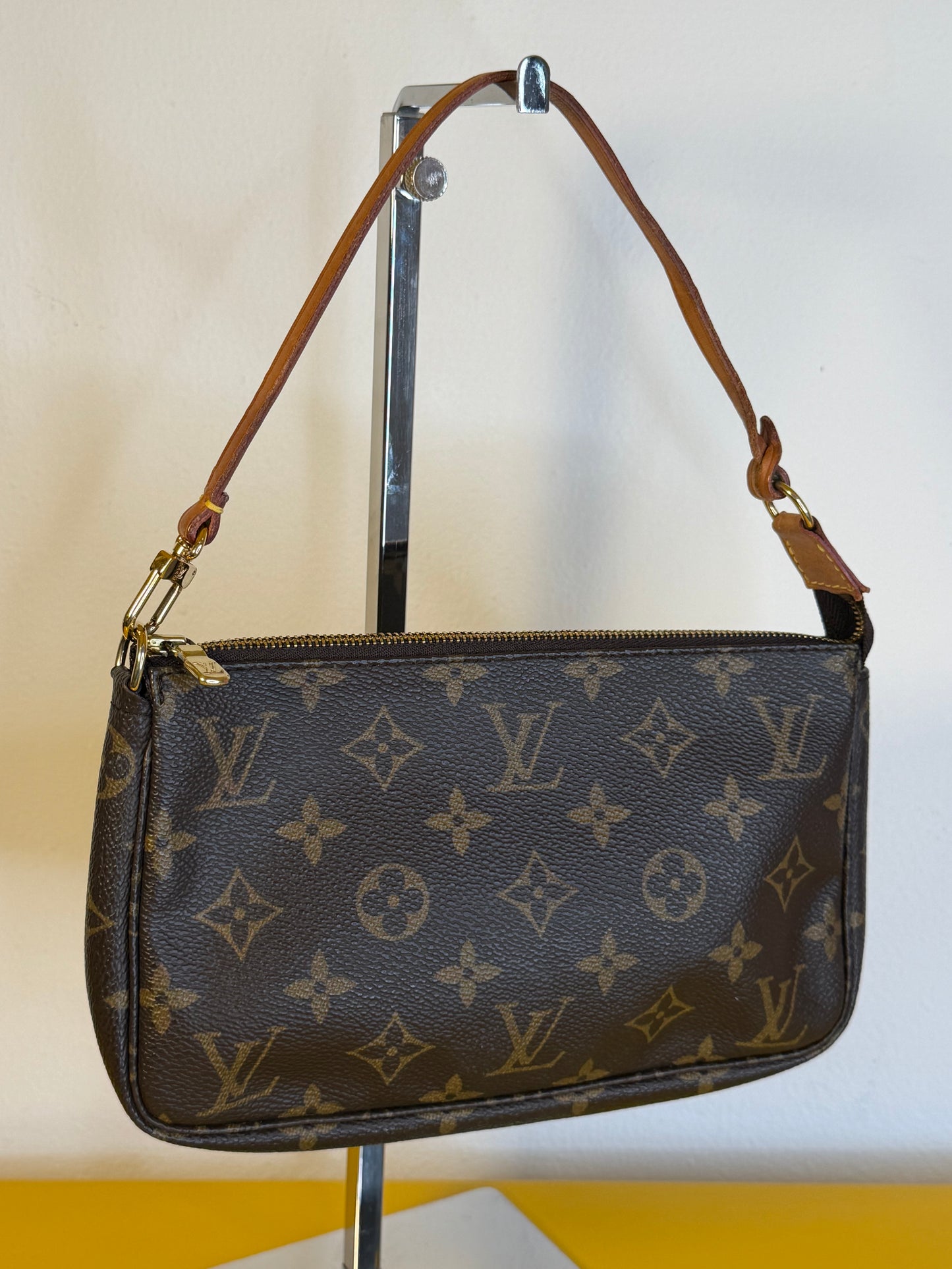Louis Vuitton Pochette Accessoire
