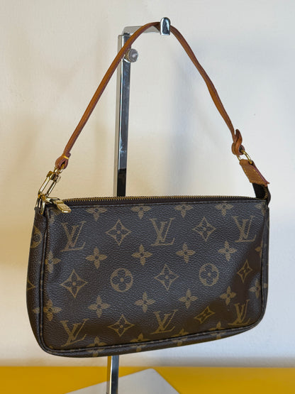 Louis Vuitton Pochette Accessoire