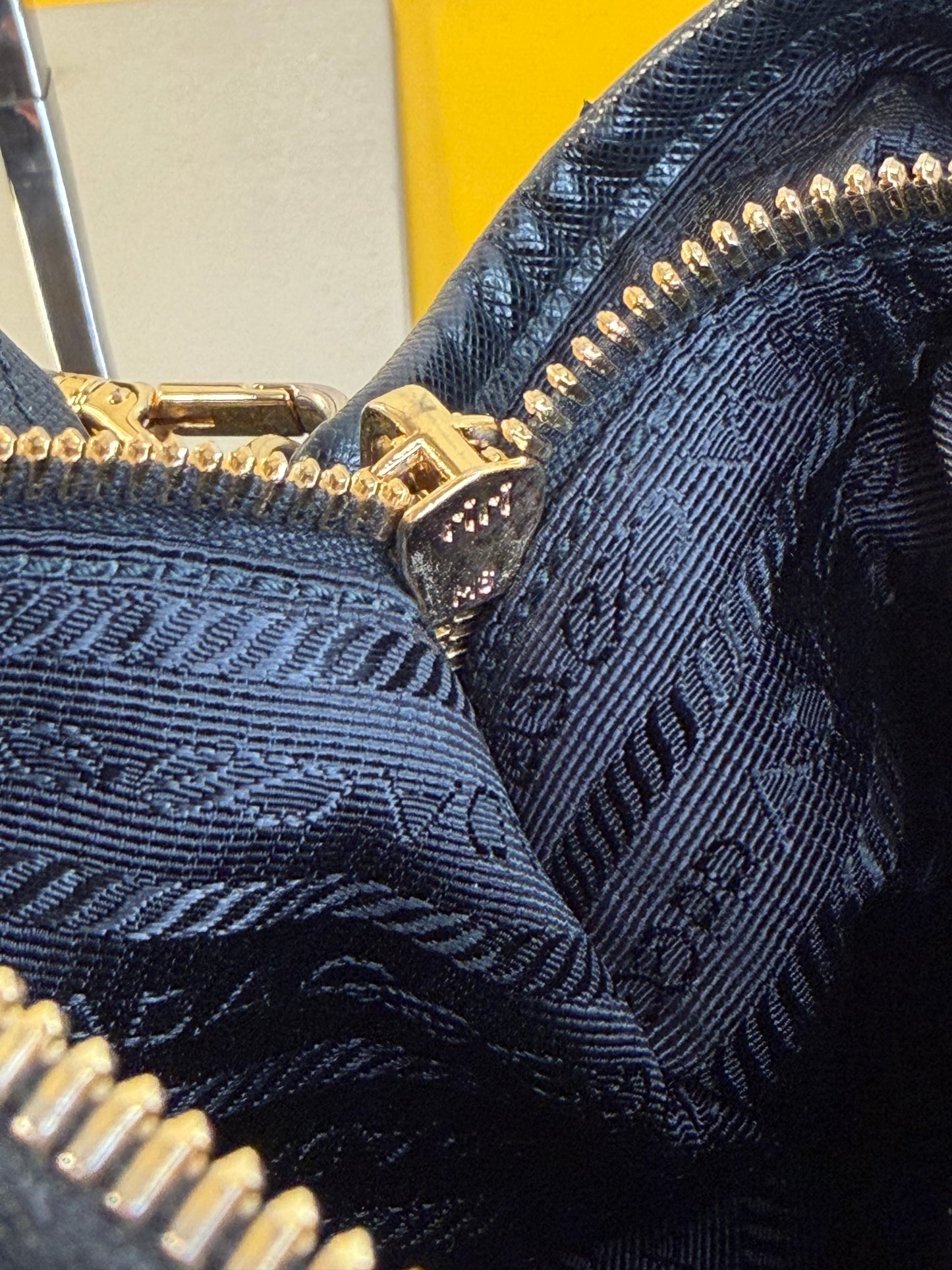 Prada tessuto e pelle Saffiano