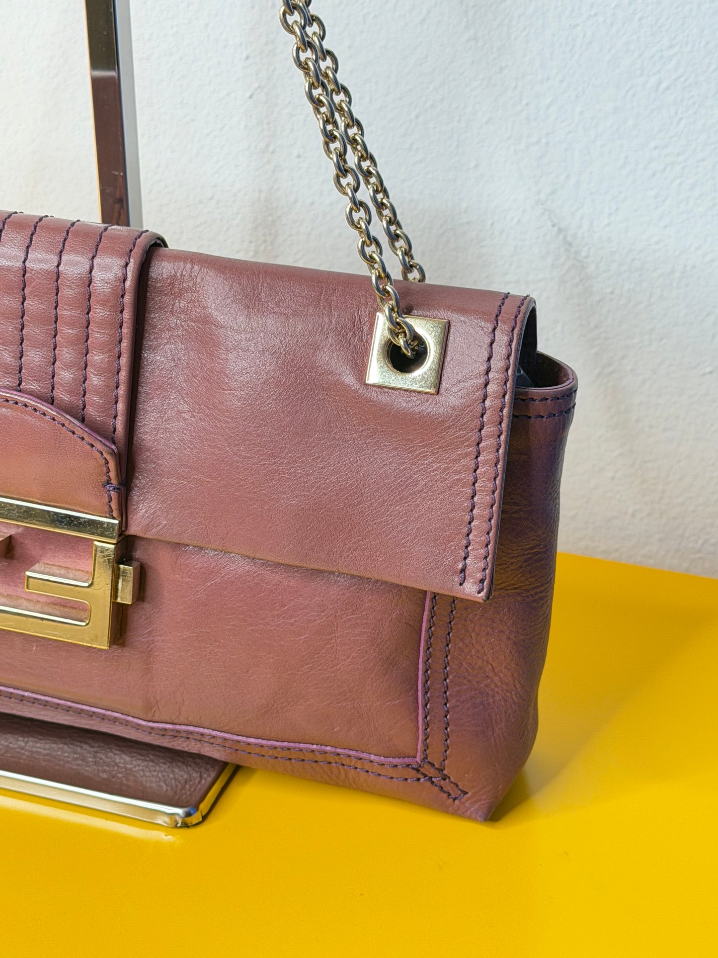 Fendi baguette chain flap Malva