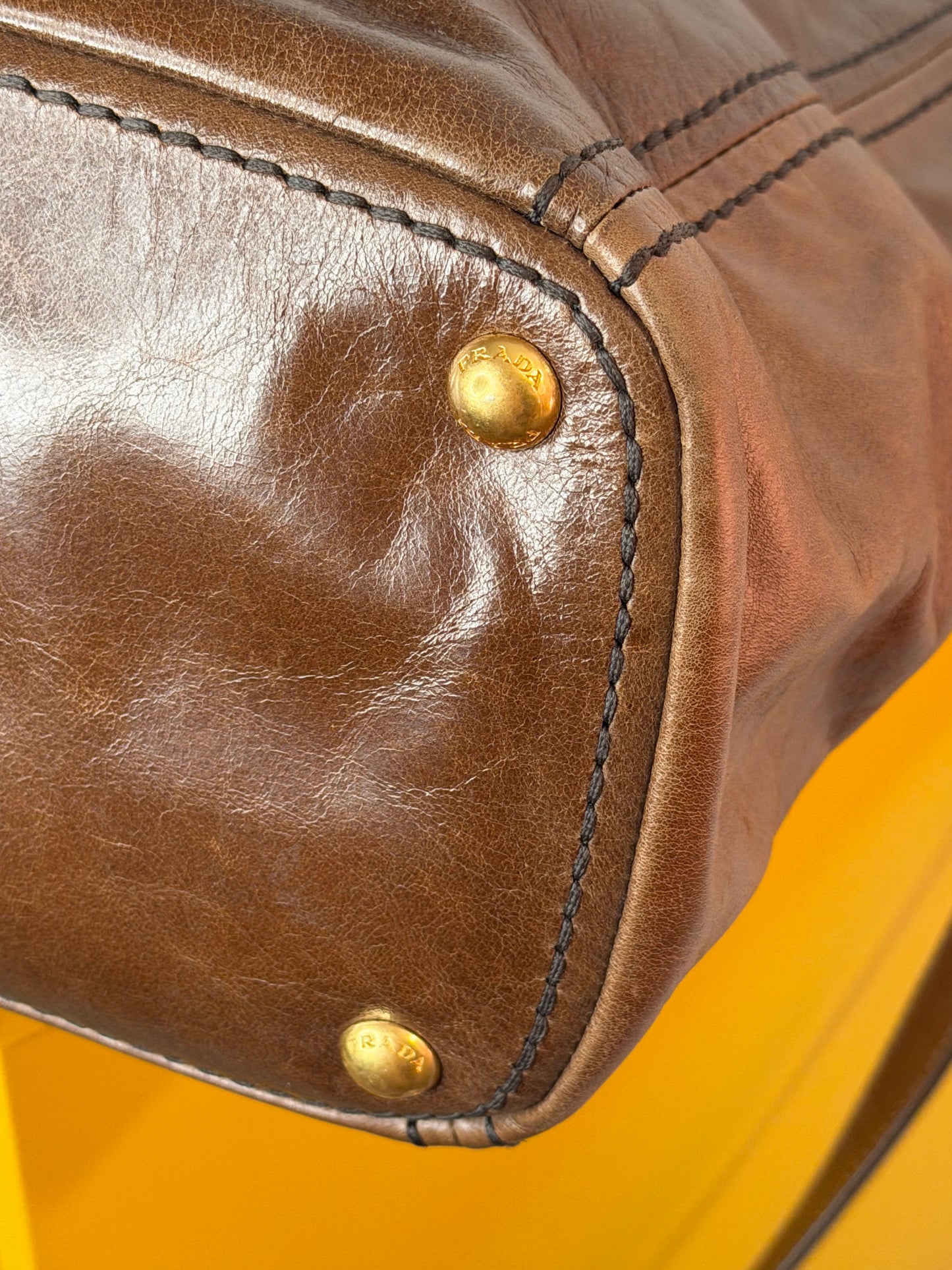 Prada tote nocciola