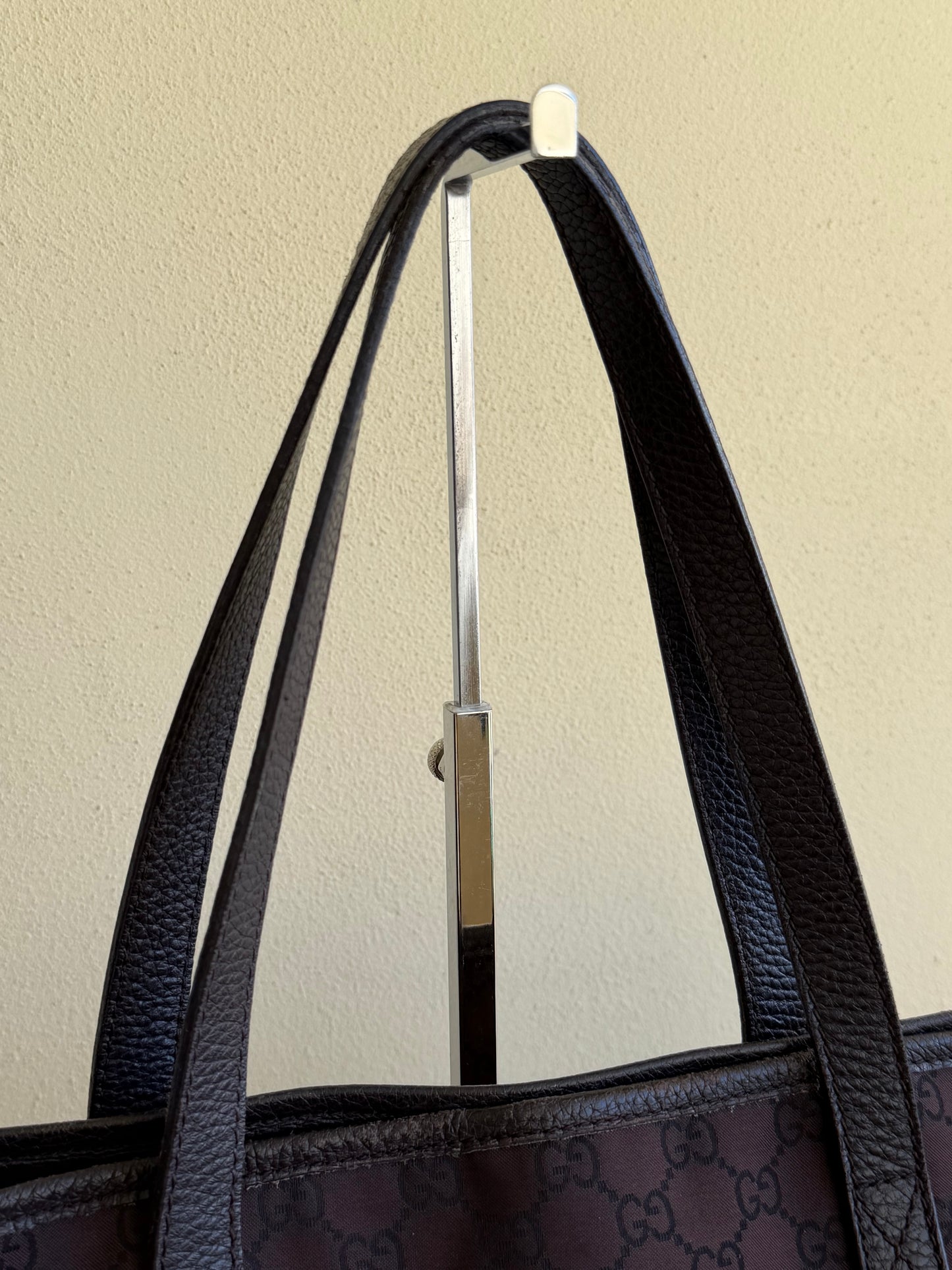 Gucci tote brown