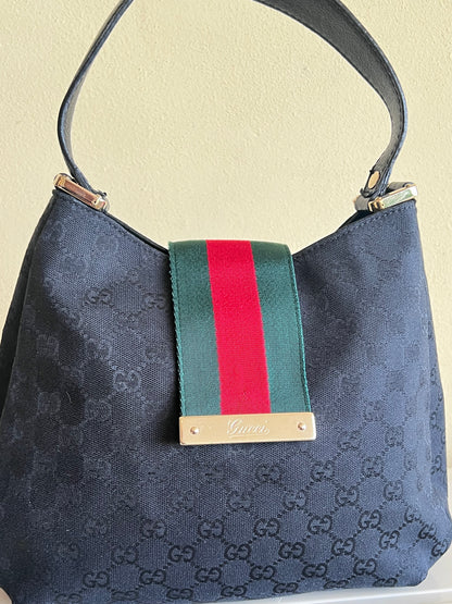 Gucci Hobo magnetic web