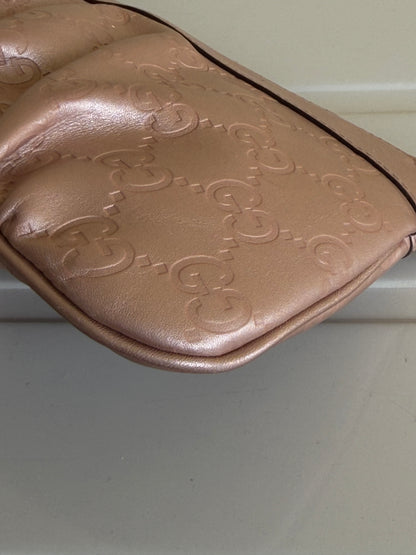 Gucci Pouch charmy