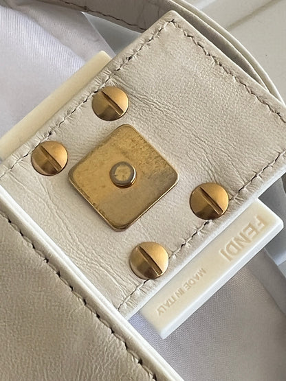 Fendi Baguette Nappa Bianca
