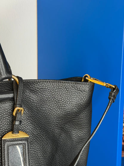 Prada tote con tracolla
