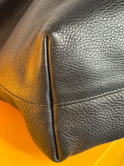 Prada tote con tracolla
