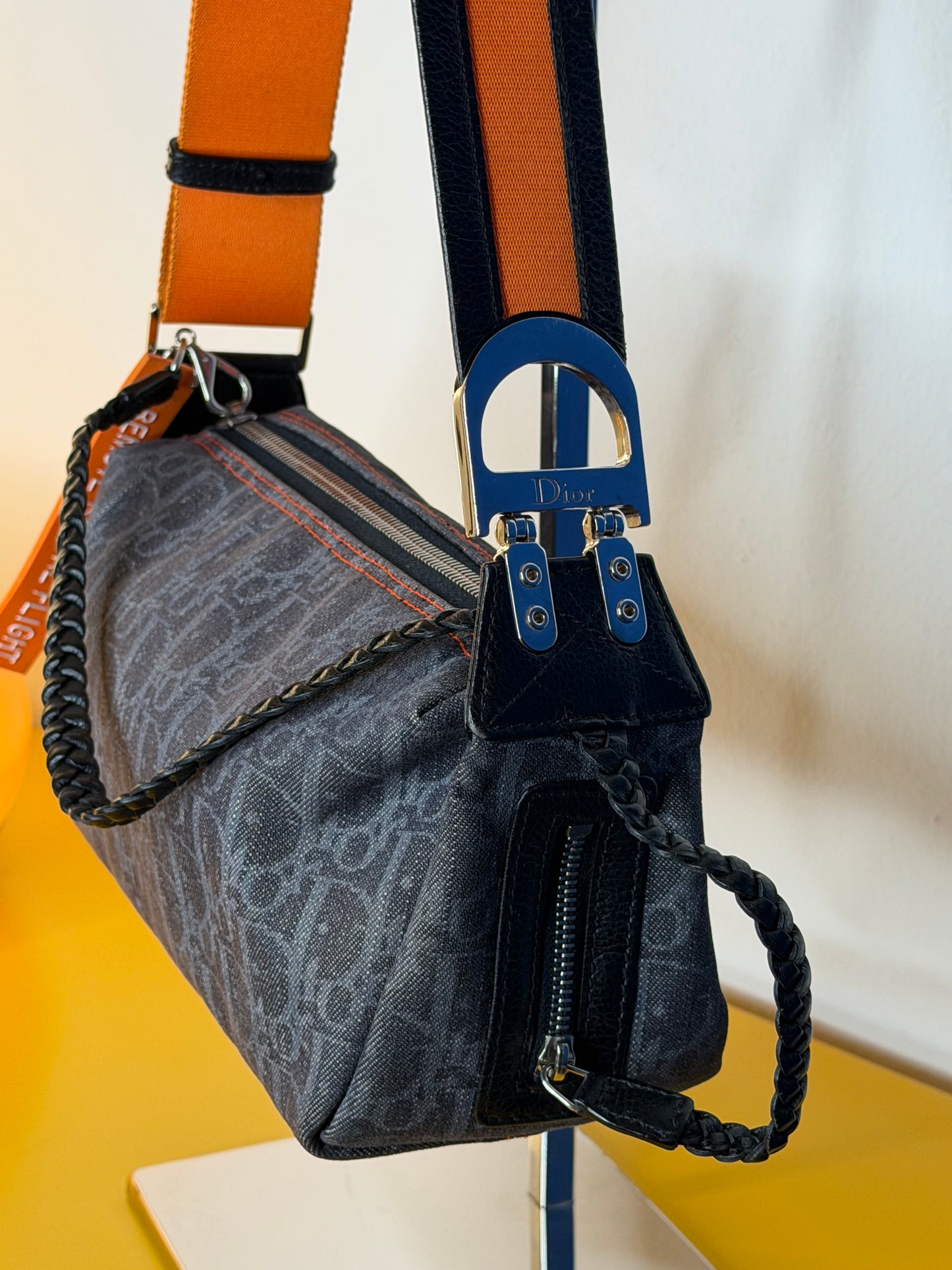 Dior Remove before flight