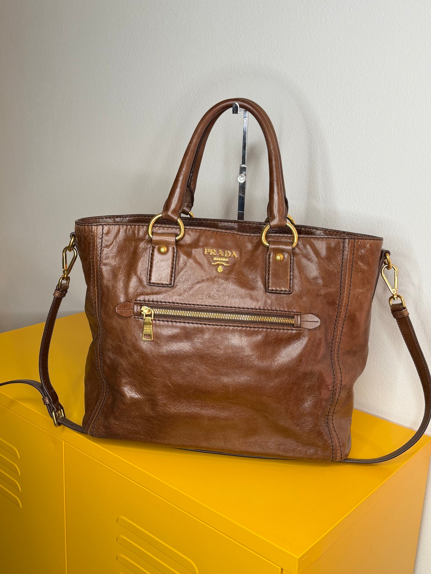 Prada tote nocciola