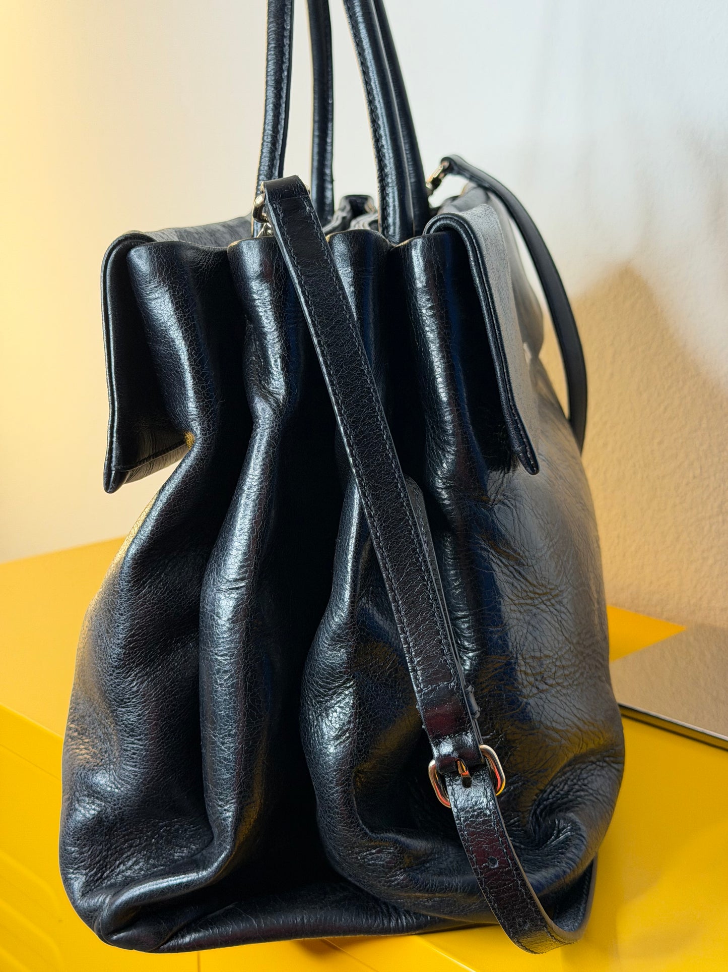 Miu Miu tote vitello lux
