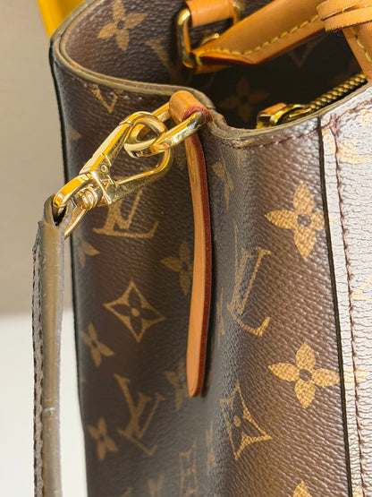 Louis Vuitton Montaigne MM