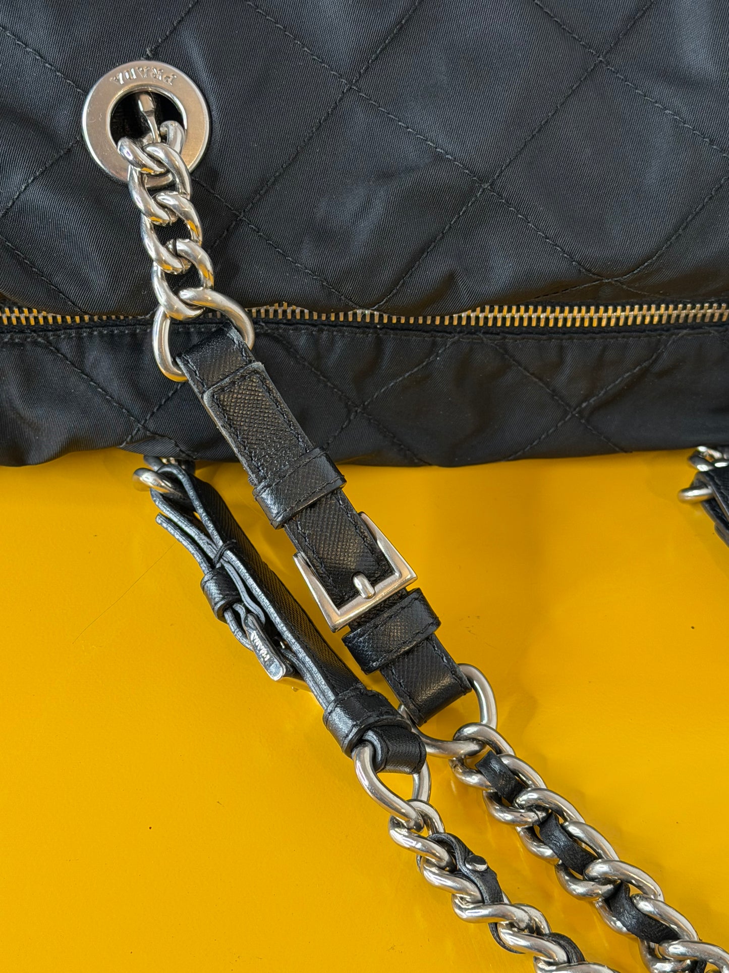 Prada Doppio Manico Catena