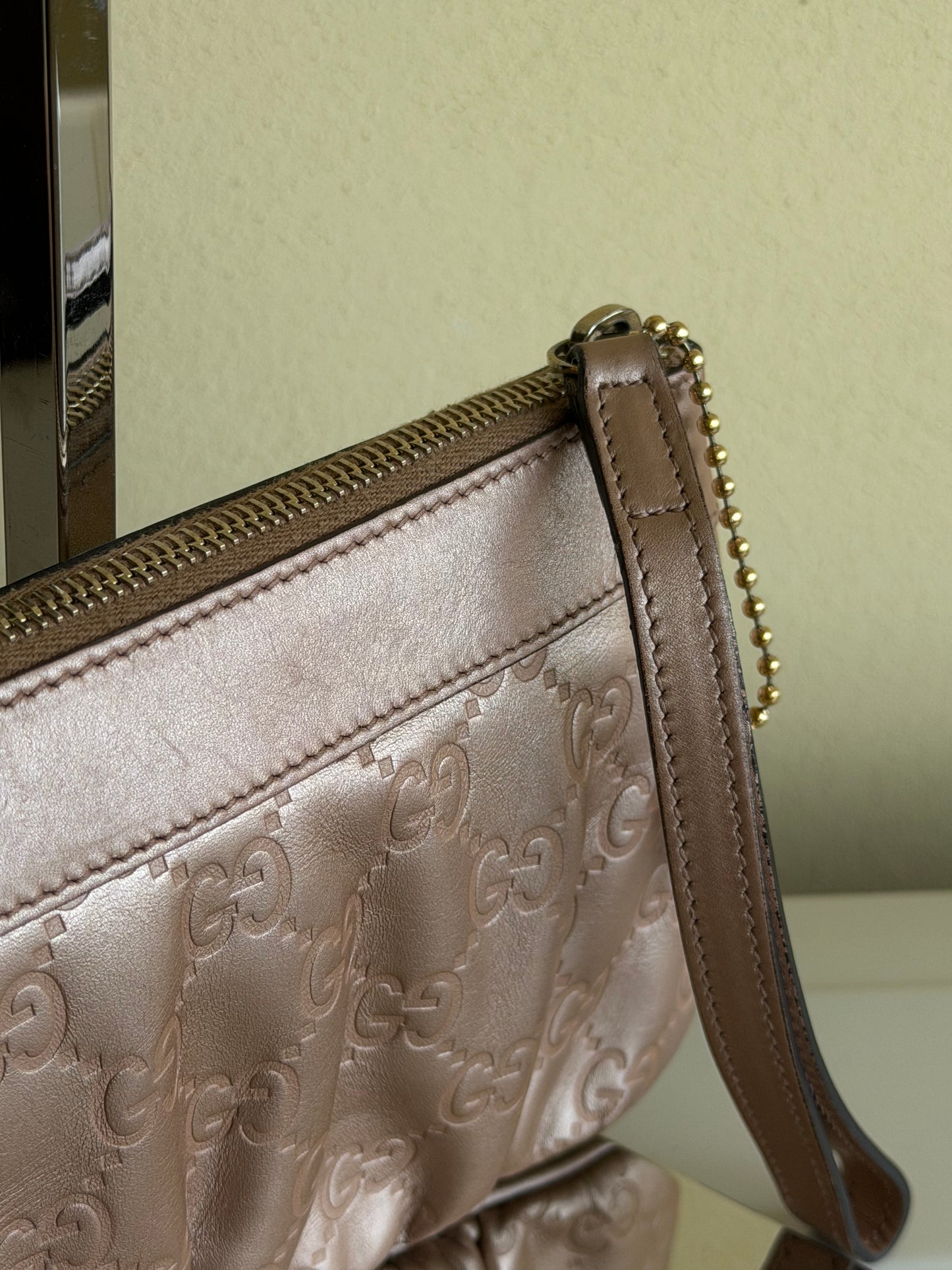 Gucci Pouch charmy