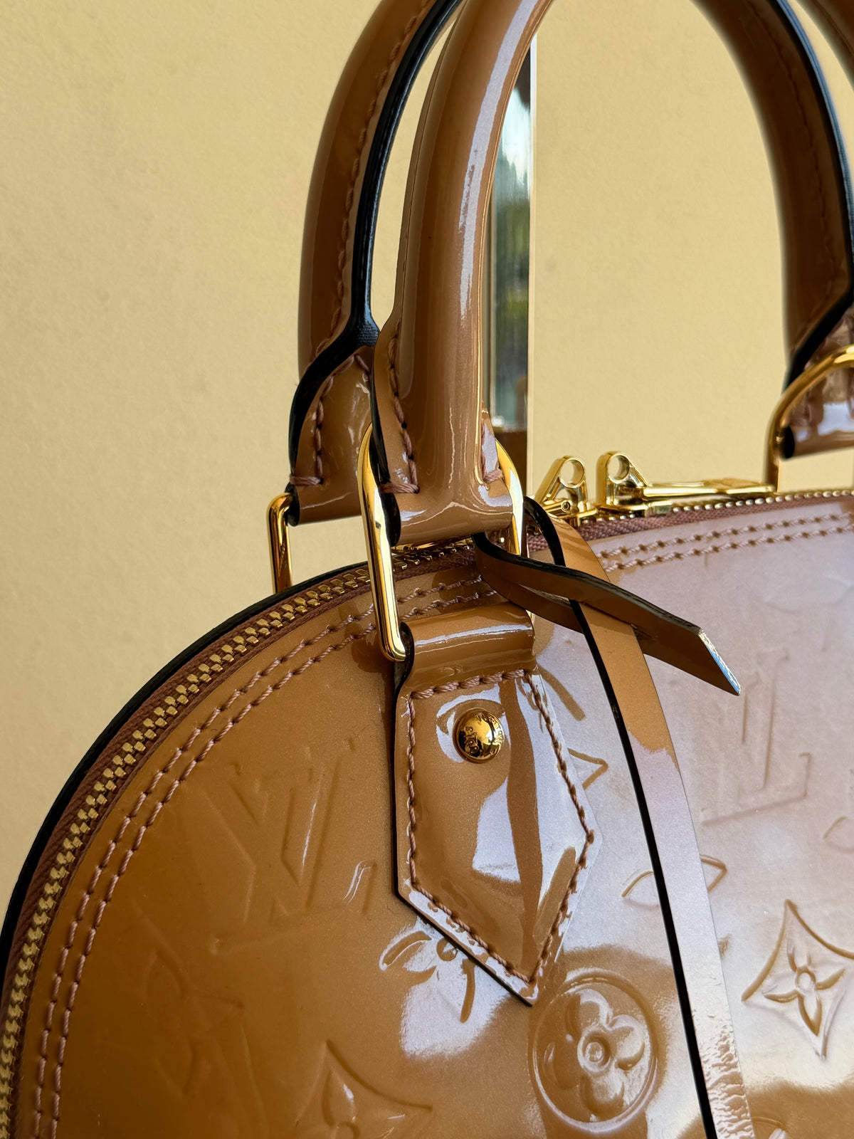 Louis Vuitton Alma BB Vernis
