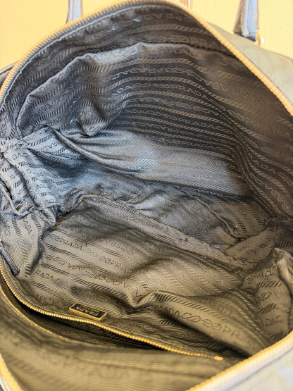 Prada Bauletto in Nylon e Pelle Saffiano