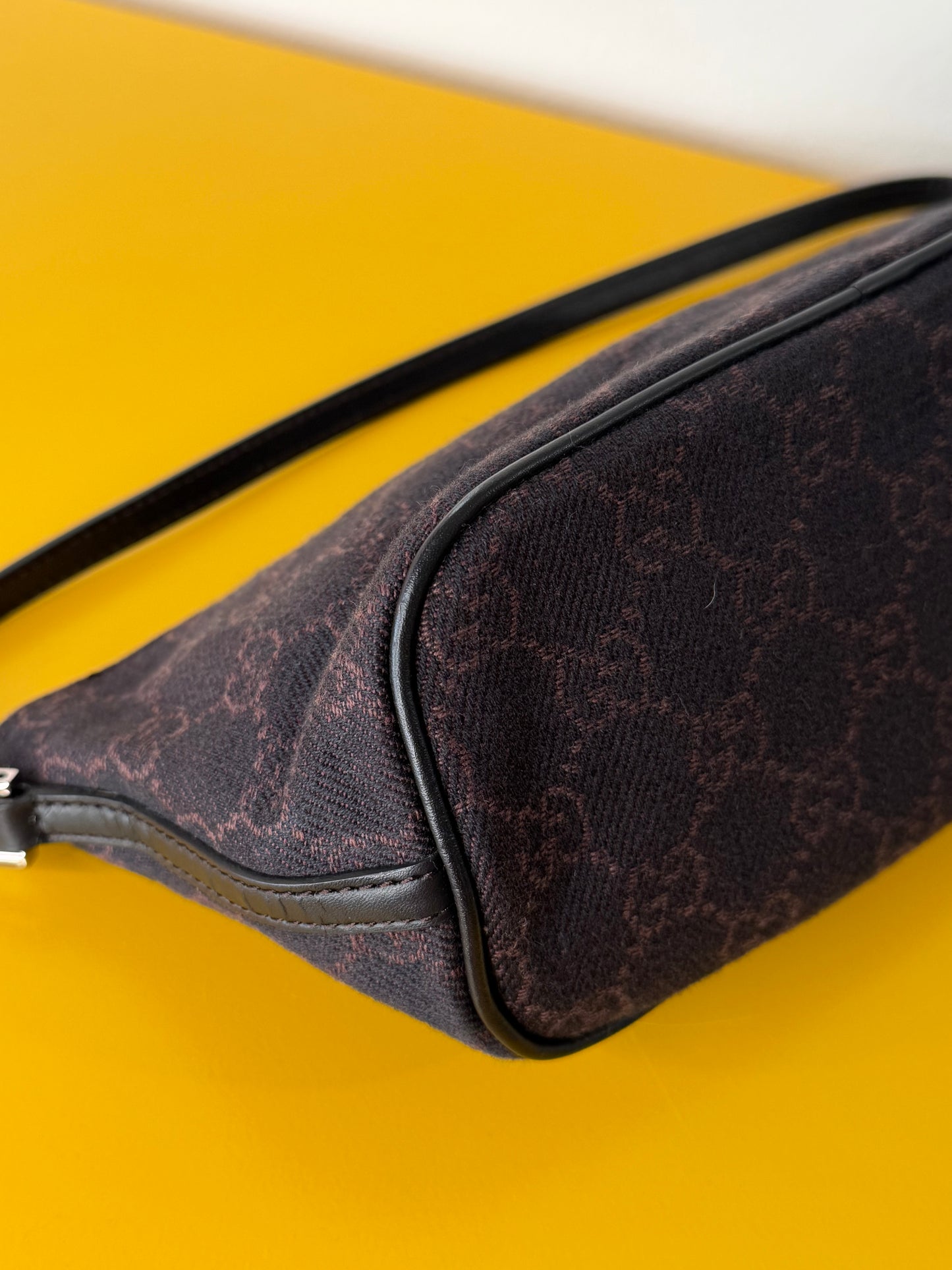 Gucci boat bag brown