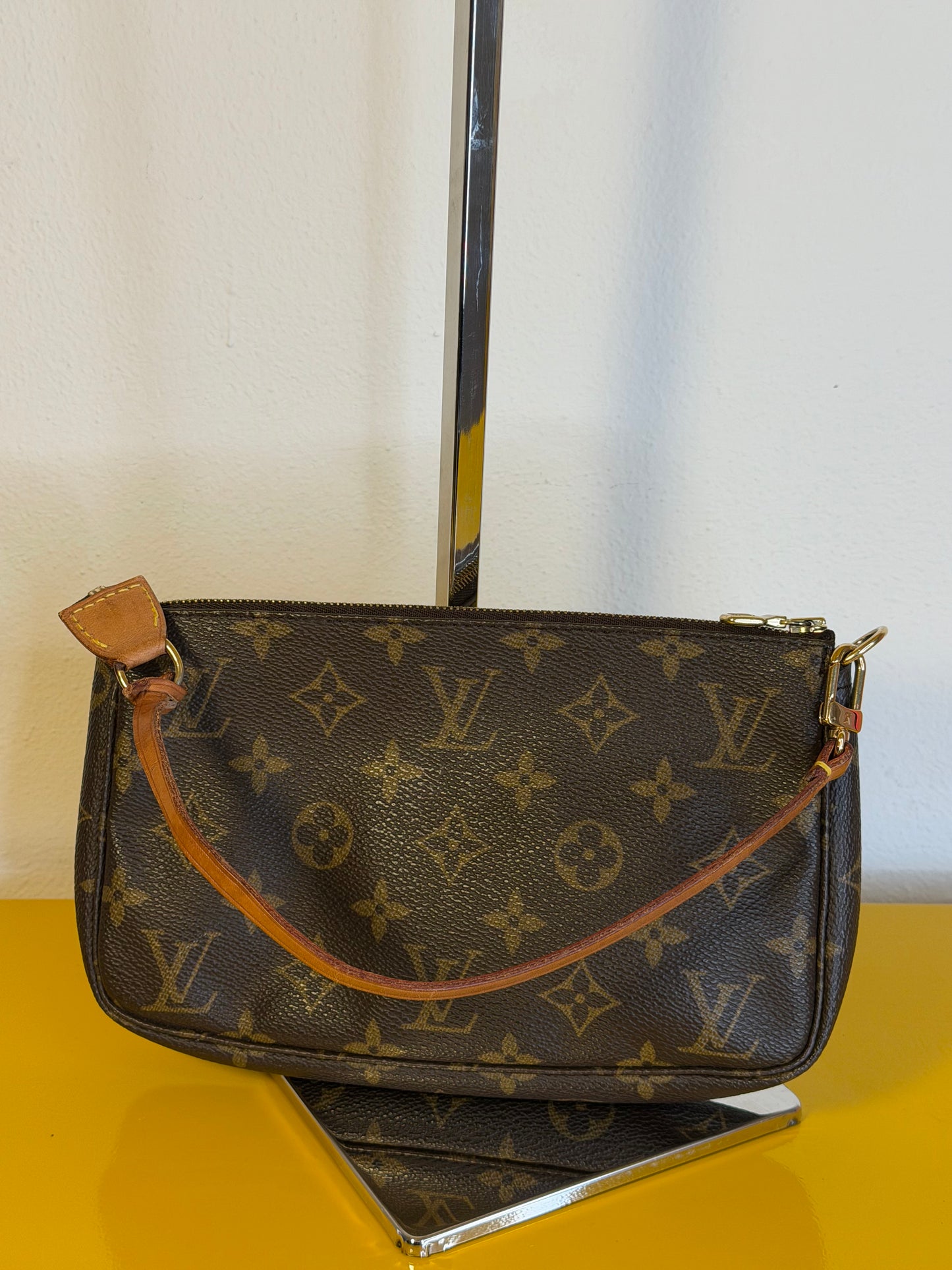 Louis Vuitton Pochette Accessoire