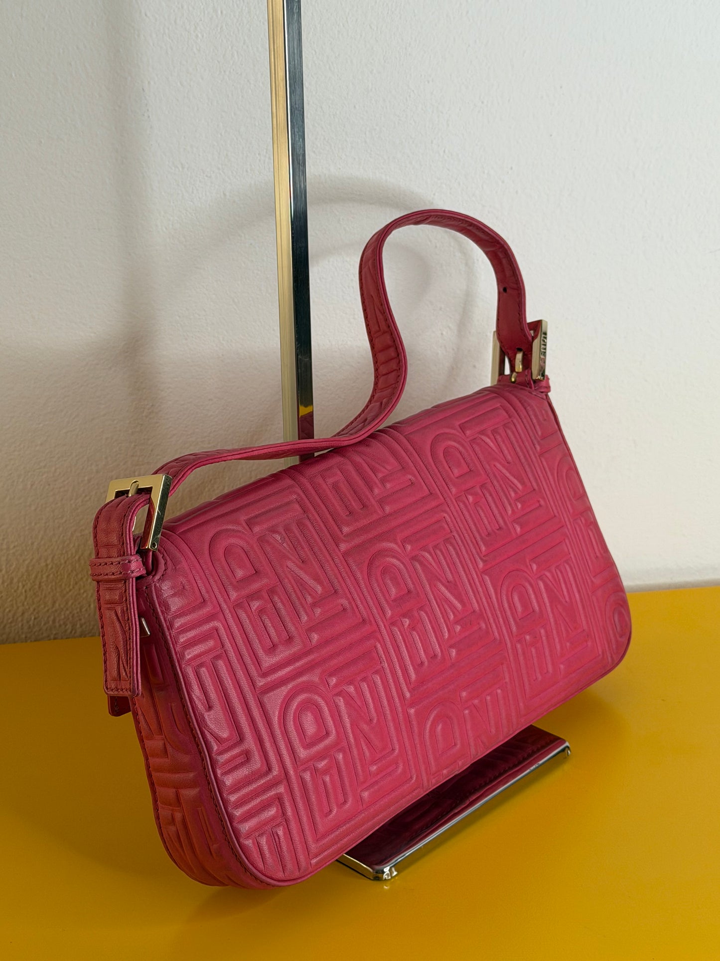 Fendi Baguette Fuxia