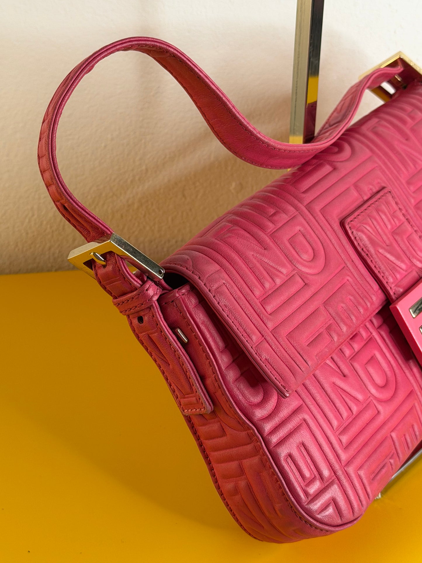 Fendi Baguette Fuxia