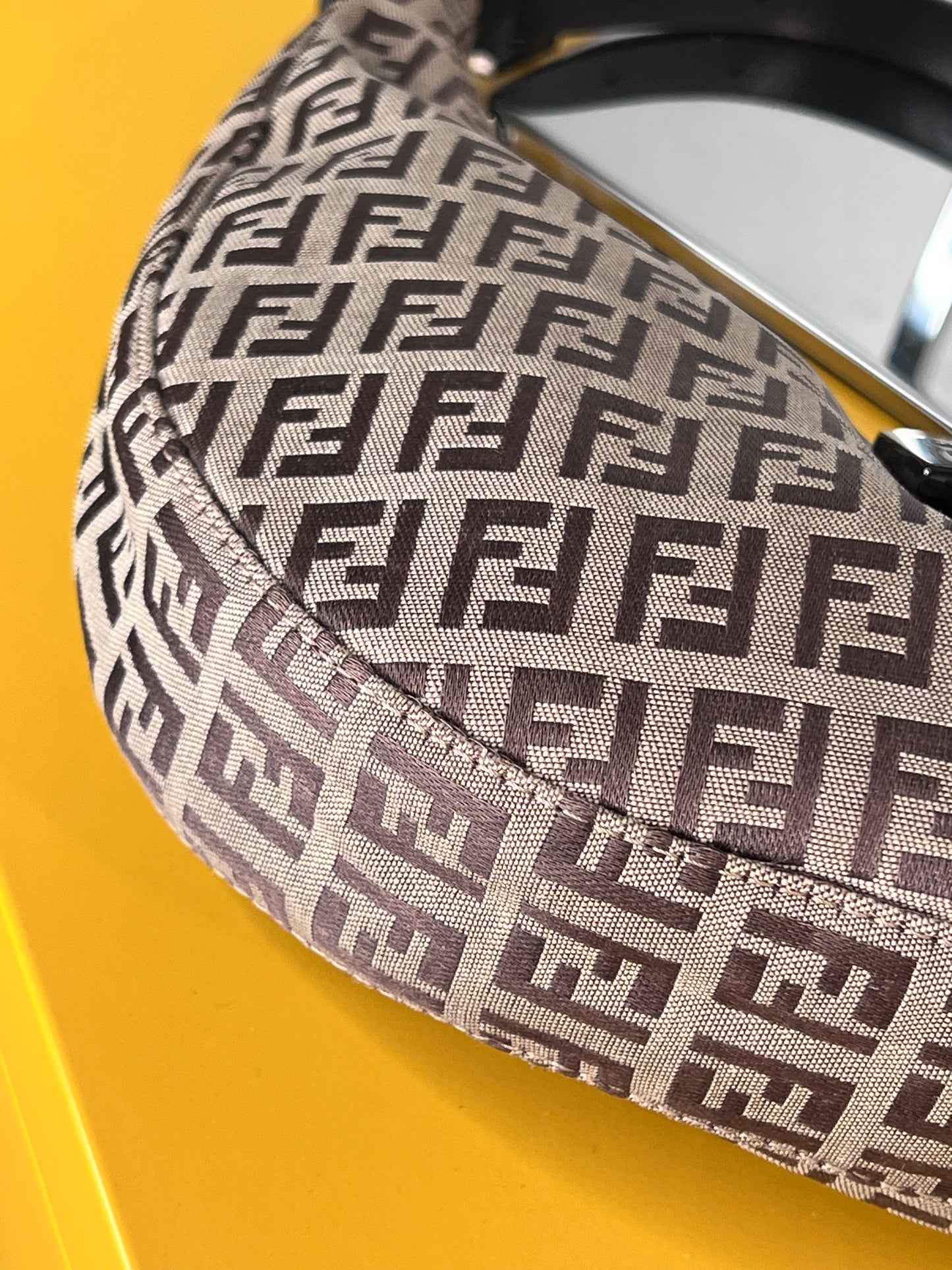 Fendi Croissaint Beige/marrone