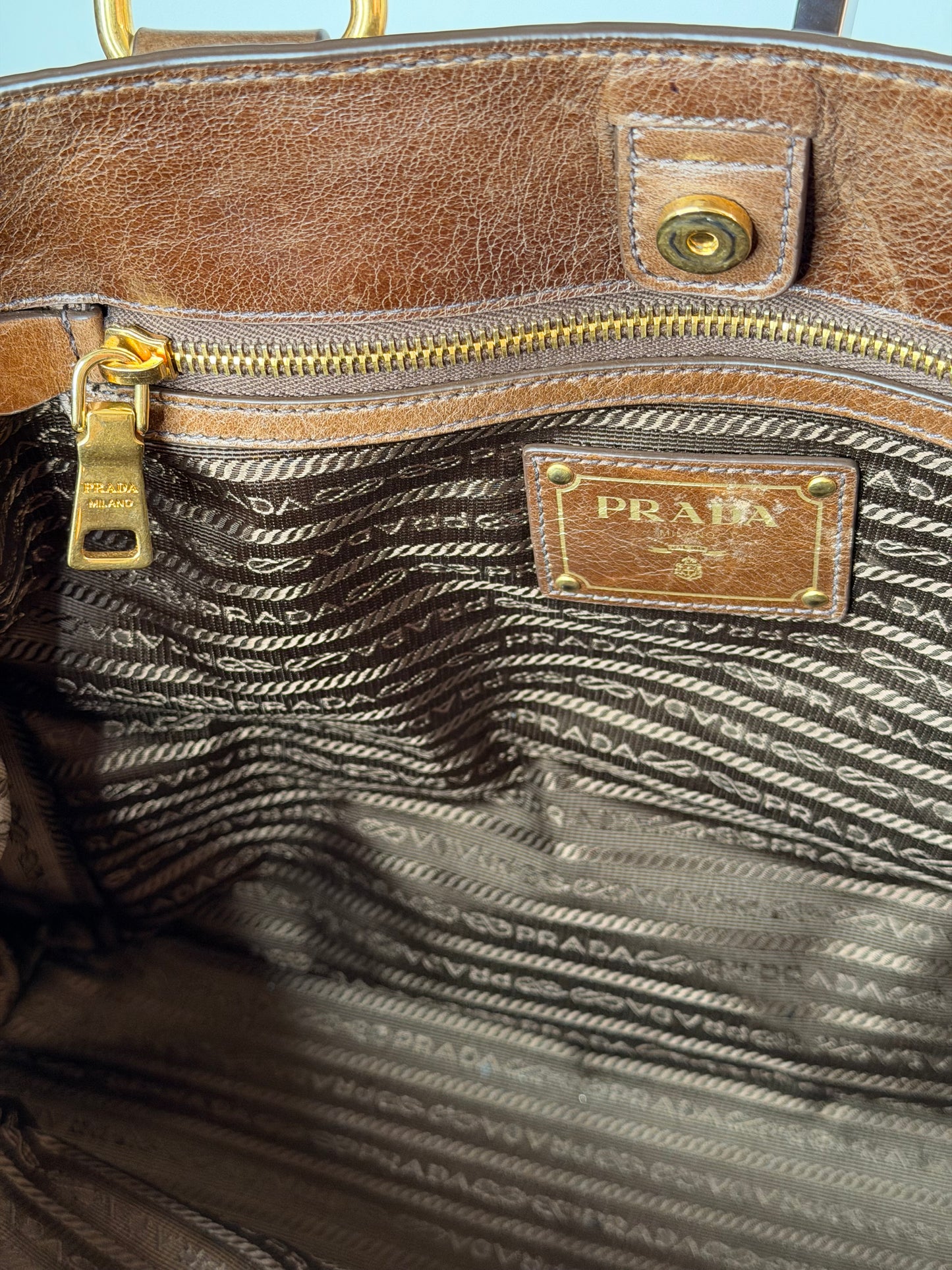 Prada tote nocciola