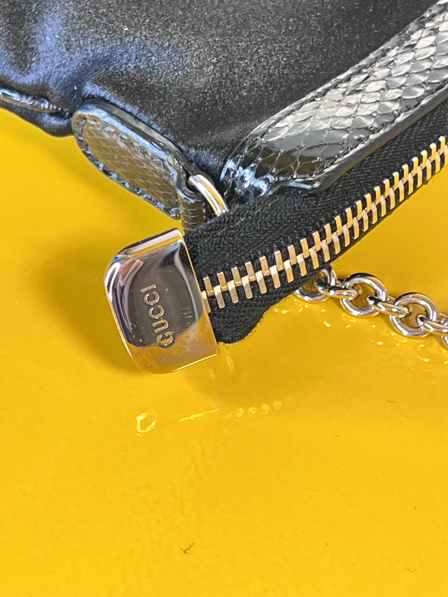 Pochette Gucci con Charms