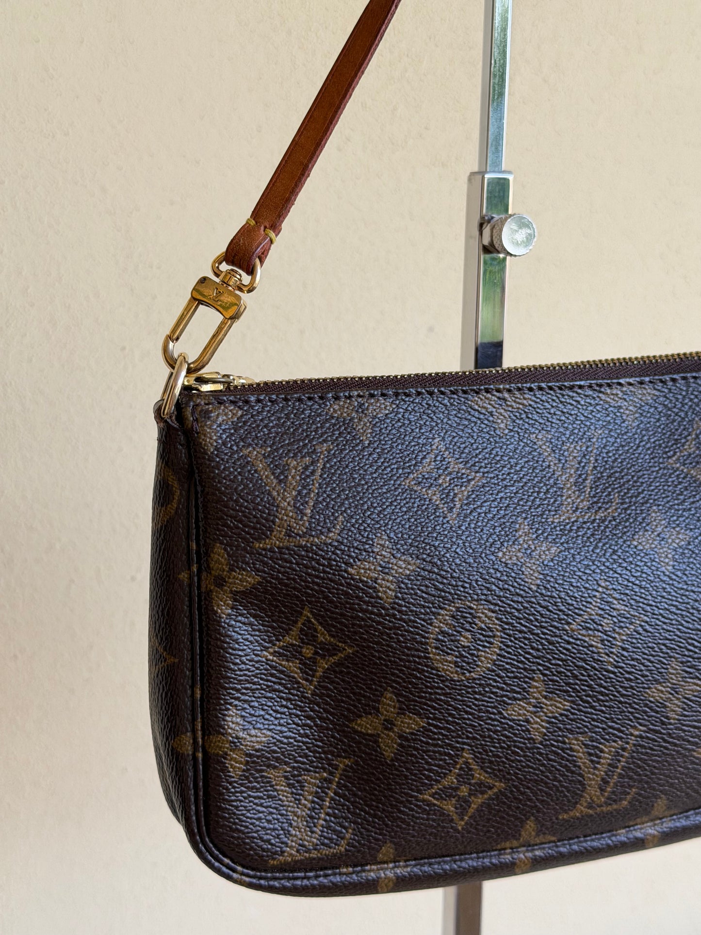 Louis Vuitton Pochette acessoire