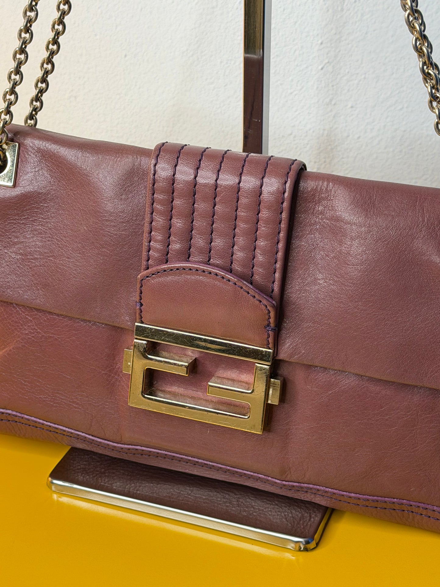 Fendi baguette chain flap Malva
