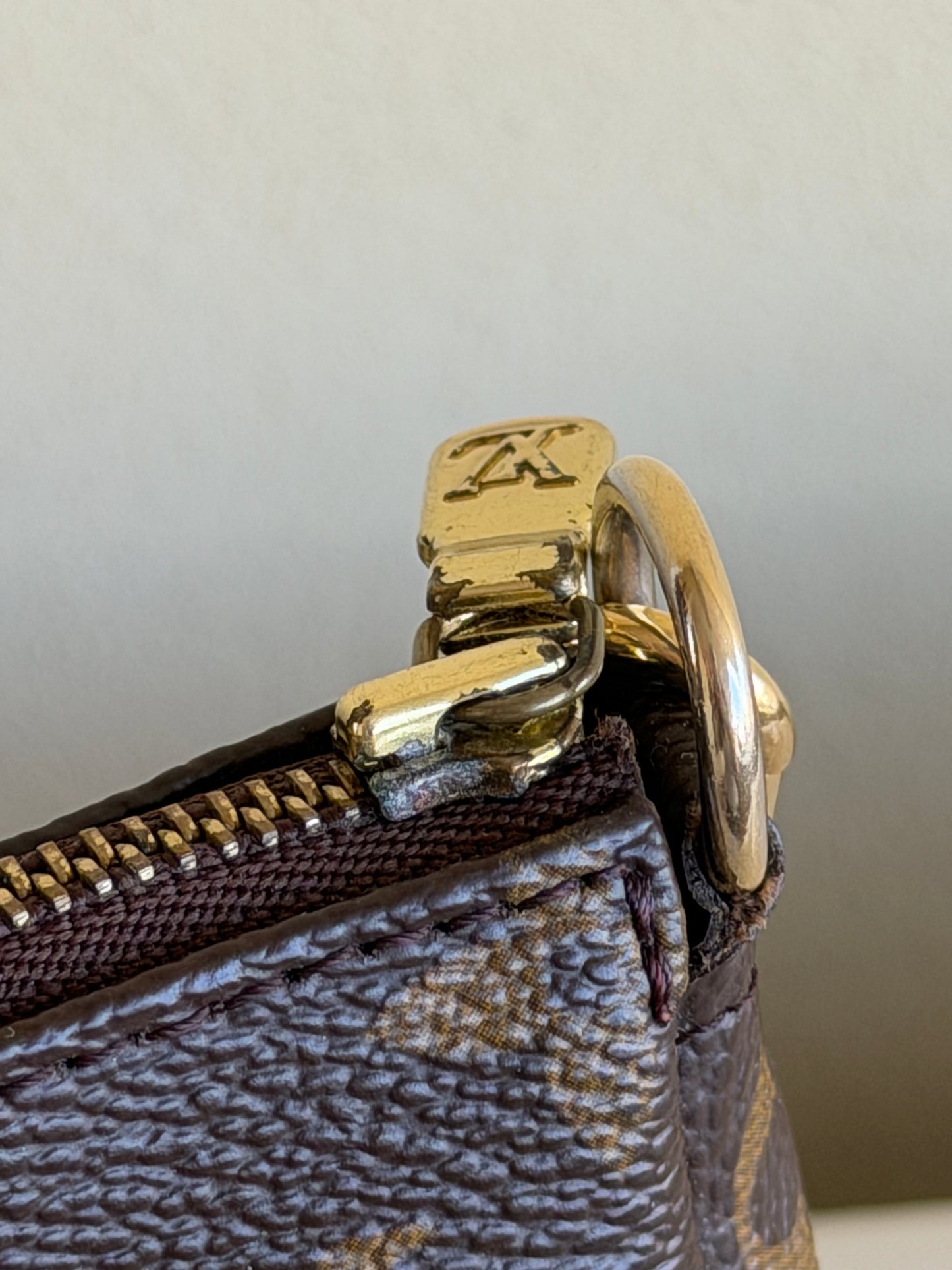 Louis Vuitton Pochette acessoire
