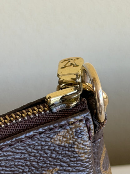Louis Vuitton Pochette acessoire