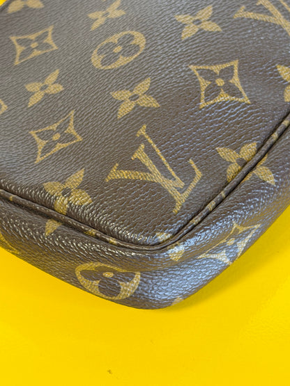 Louis Vuitton Pochette Accessoire